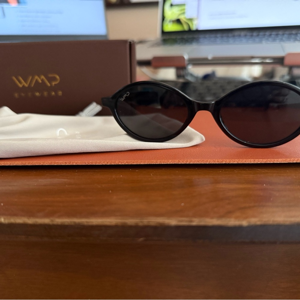 SELENE - NEW - Black Oval Sunglasses - Picture 5 of 7